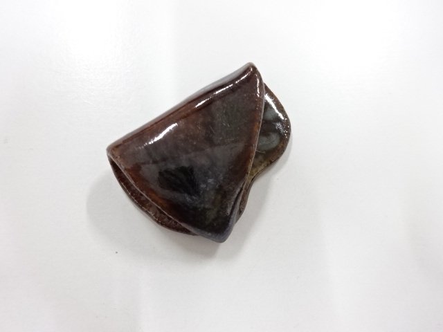 JAPANESE KIMONO / ANTIQUE POTTERY OBIDOME (SASH CLIP)